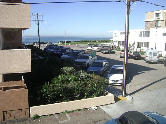 2nd image of 725 Emerald St APT A
