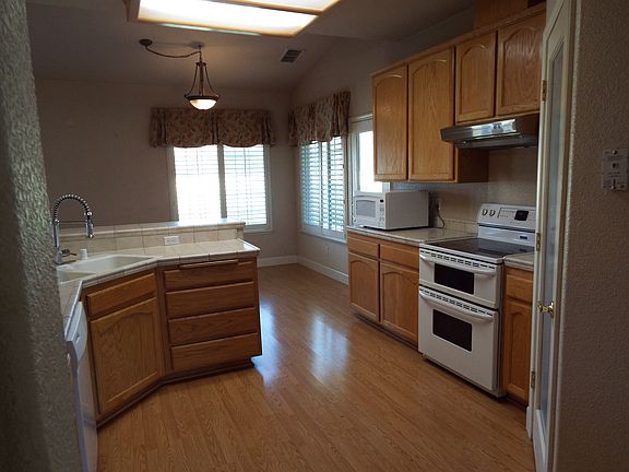 4th image of 6011 Sandstone Ln