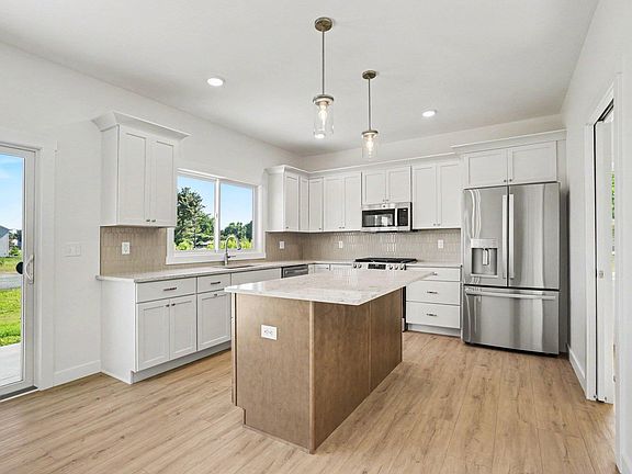 3rd image of 5132 Ventura Dr #15