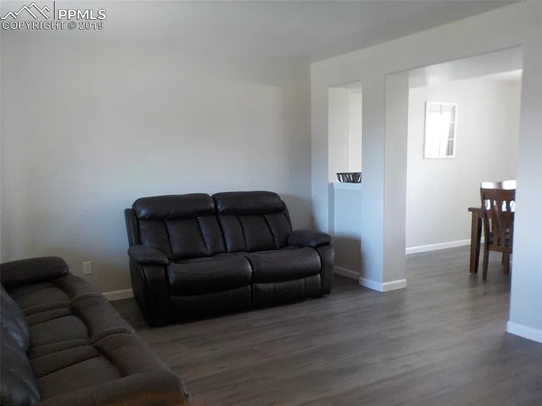8228 Firethorn Dr — Photo 5