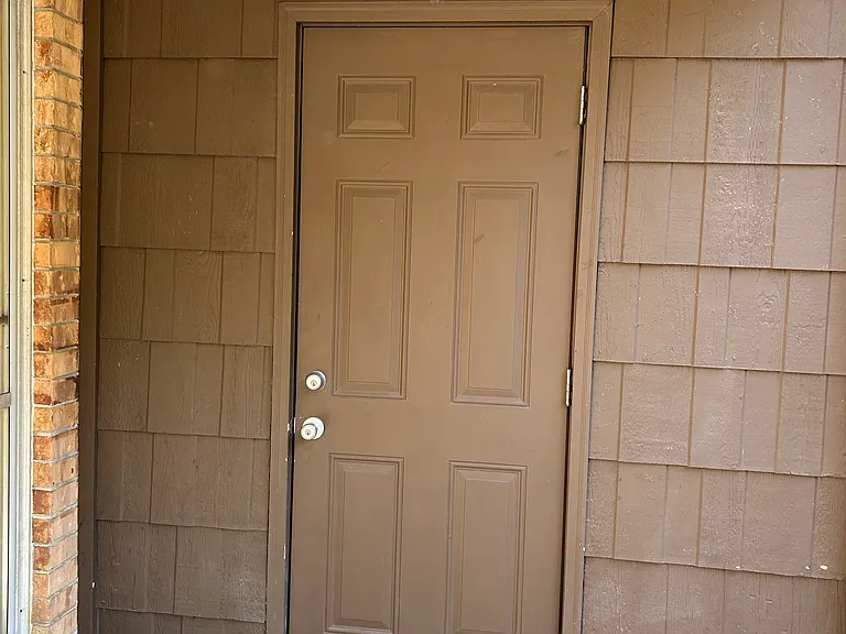 8101 Tippin Ave #F — Photo 16