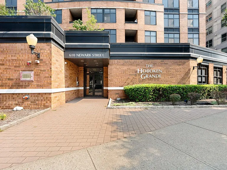 610 Newark St #7A — Photo 30