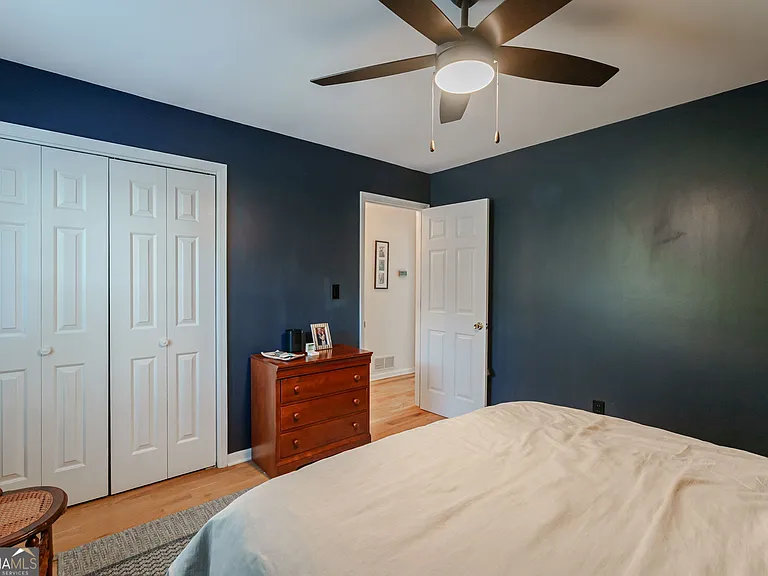 196 Avalon Dr — Photo 33