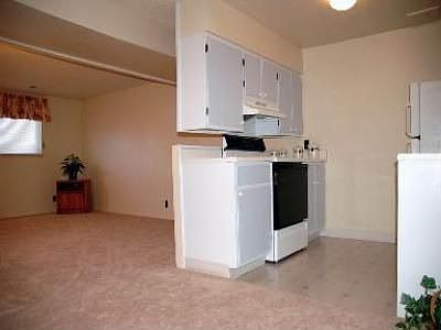 4th image of 1612 Cottonwood Dr APT 6