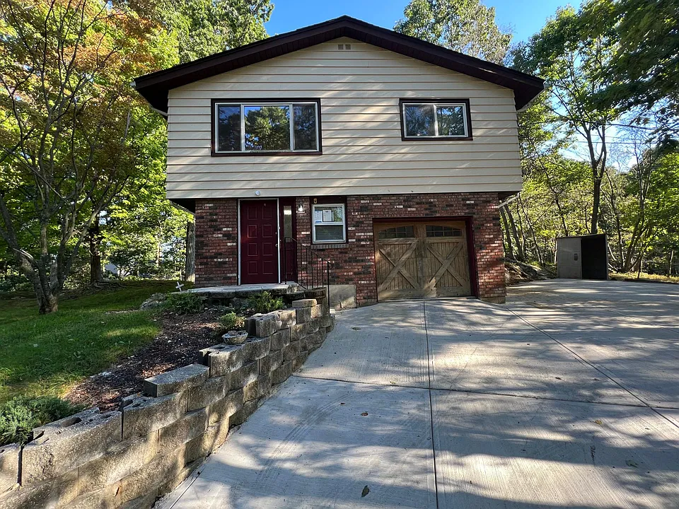 118 Evergreen Ave