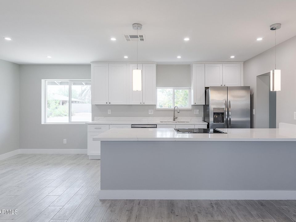 1st image of 500 E MANOR Drive