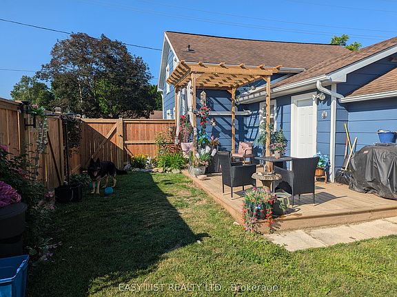 3rd image of 339 Green St