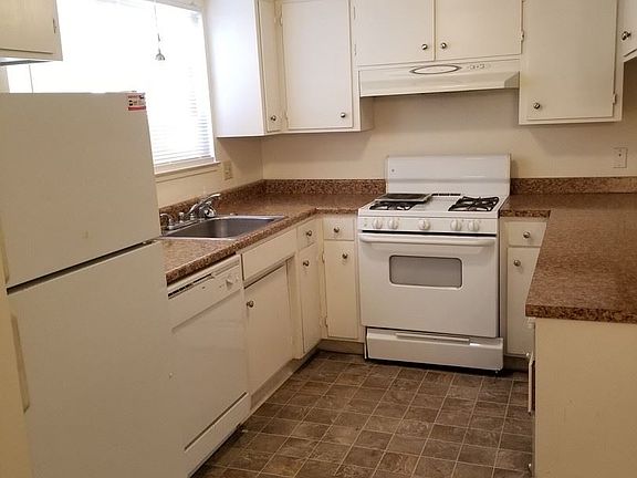 4th image of 209 Sharon Way APT 02