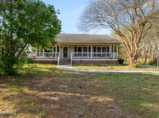 201 Comfort Rd, Richlands, NC 28574