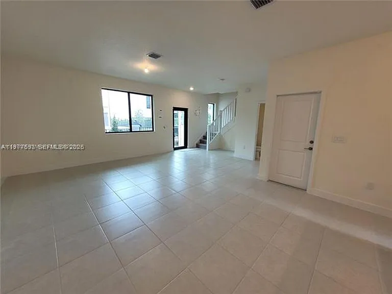 4558 NW 83rd Ave #Townhouse 4558 — Photo 4