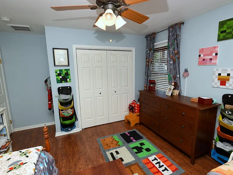 Bedroom #2 -11.8ft x 11.1ft