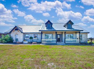 247 S Palo Alto Dr, Floresville, TX 78114