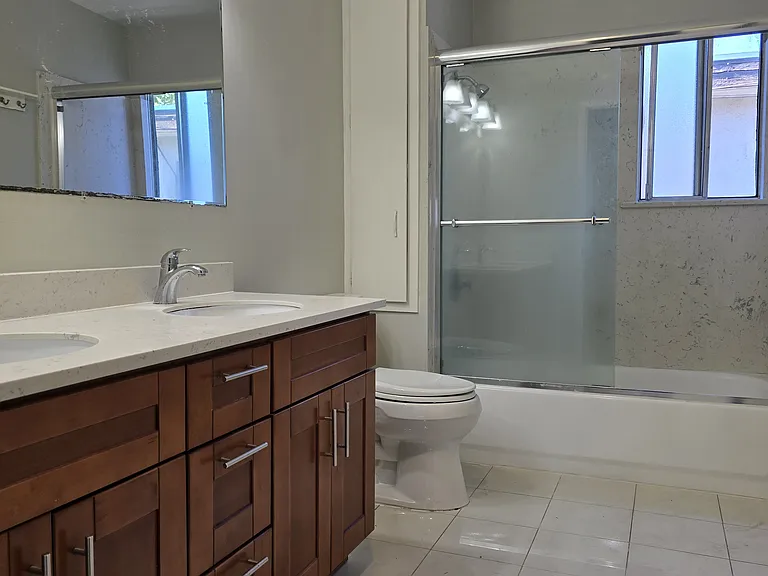 1421 Benton St #D — Photo 4