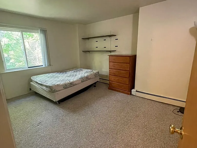 526 Linden St — Photo 28