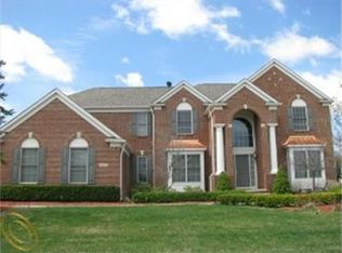 6331 Country Ridge Dr, Troy, MI 48098
