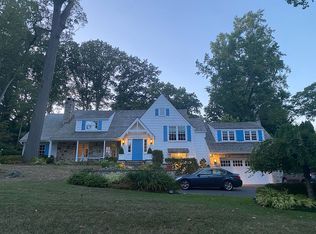 15 Wesskum Wood Rd, Riverside, CT 06878