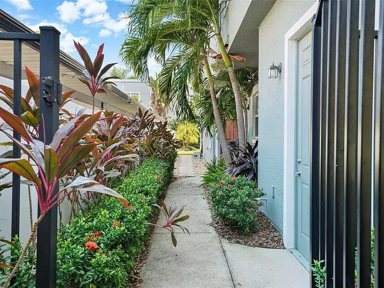 214 S Habana Ave #1 — Photo 3