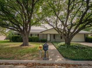 703 N Avenue O, Clifton, TX 76634
