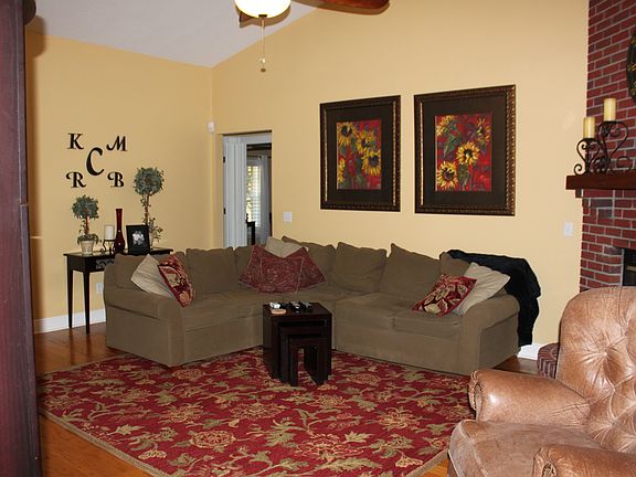 5th image of 1011 Fox Hunt Dr