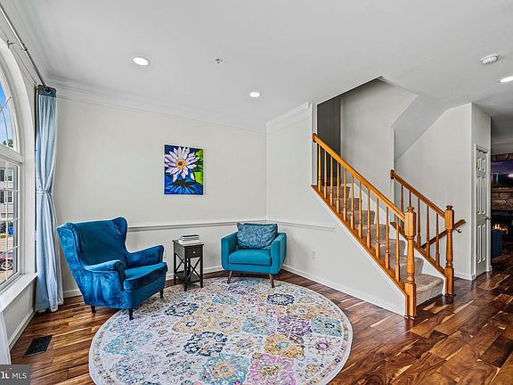 2nd image of 5730 Goldfinch Ct