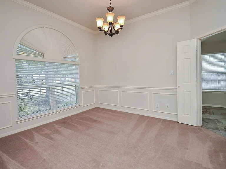 5819 Mitre Peak Ln — Photo 3