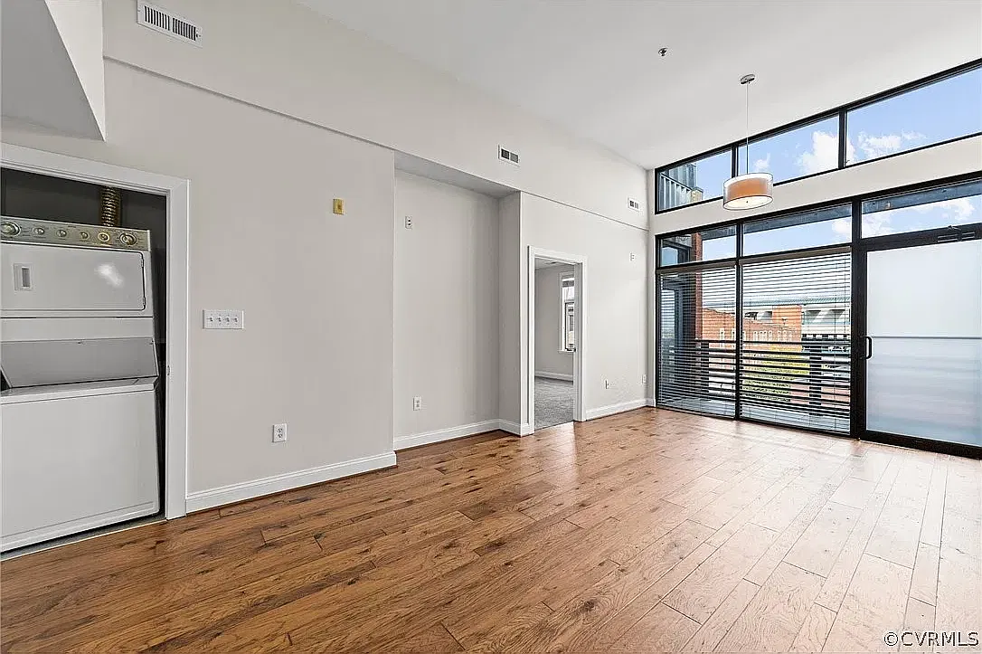 2 bed, 990 sqft, $2,350 — Photo 4