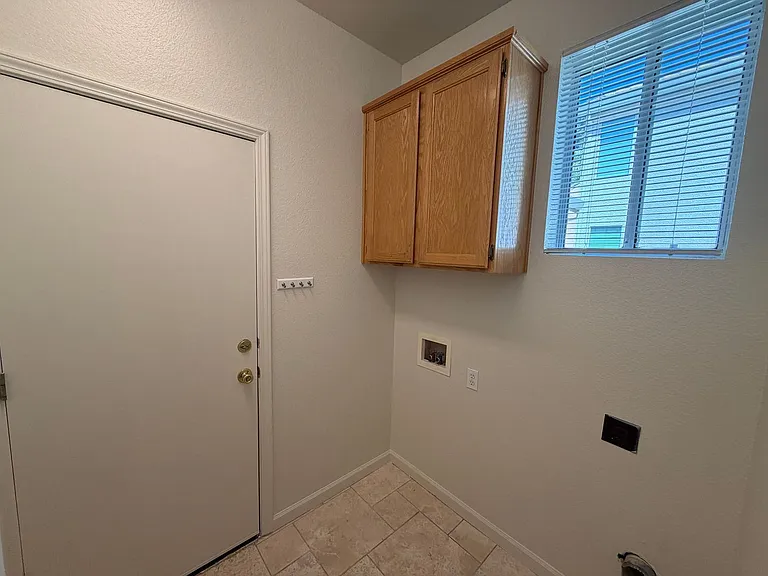 2821 Babson Dr — Photo 16