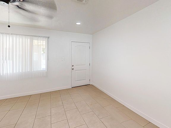 3rd image of 1408 E Orange St Room 2
