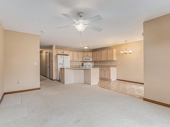 2nd image of 156 Tulip Blvd
