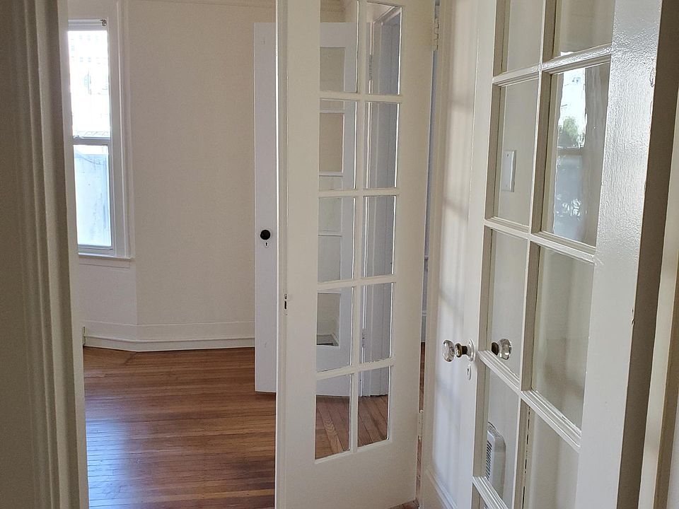 2nd image of 722 Larkin St APT 6