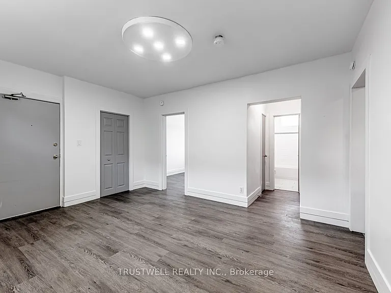 105 Mary St E #1 — Photo 8