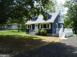 389 E Millstream Rd, Cream Ridge, NJ 08514