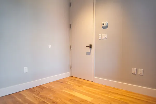 Rented by Nooklyn NYC LLC | media 75