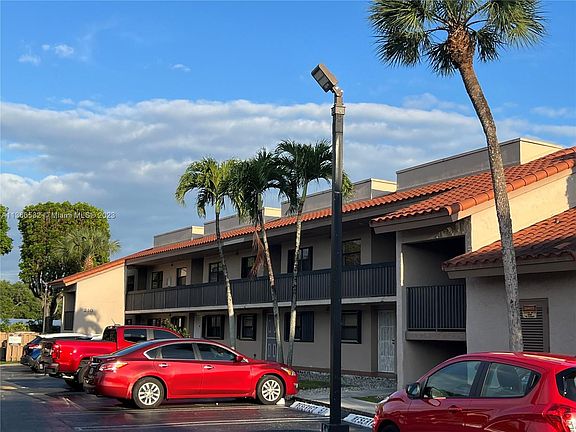 3rd image of 210 W Park Dr #2012