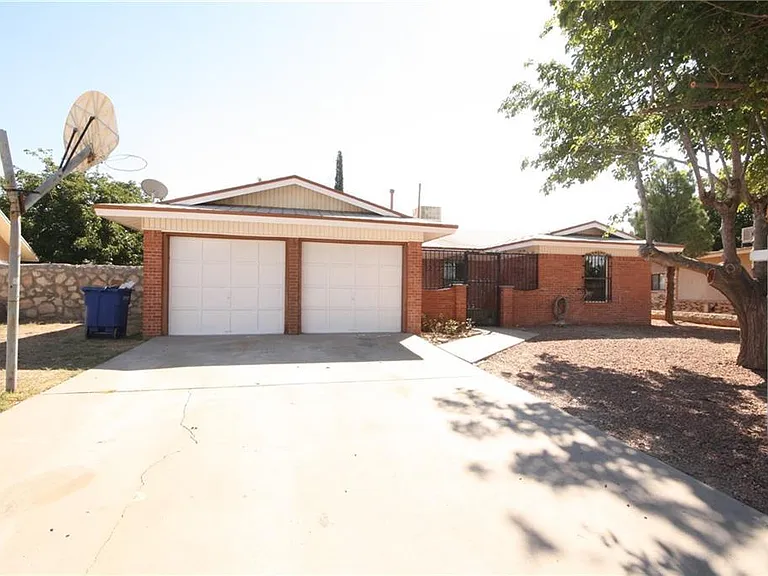10804 Gloster Ct — Photo 22