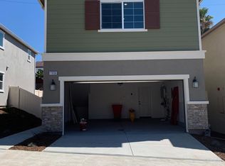 11656 N Hilltop Ln, Sylmar, CA 91342