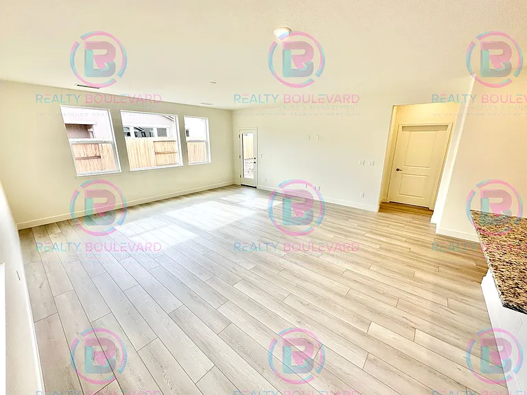 1405 Bravestone Ave — Photo 21