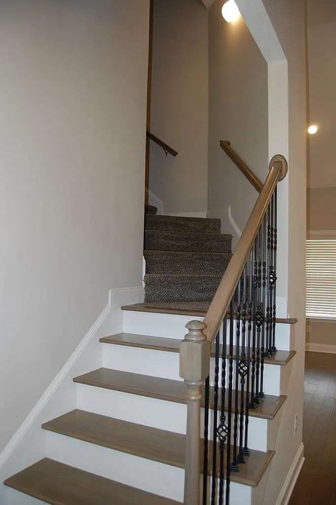 3 bed, 2.5 bath, 1610 sqft, $2,300 — Photo 3