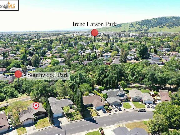 4th image of 220 Andrea Dr