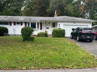 7213 Rosewood Cir, North Syracuse, NY 13212