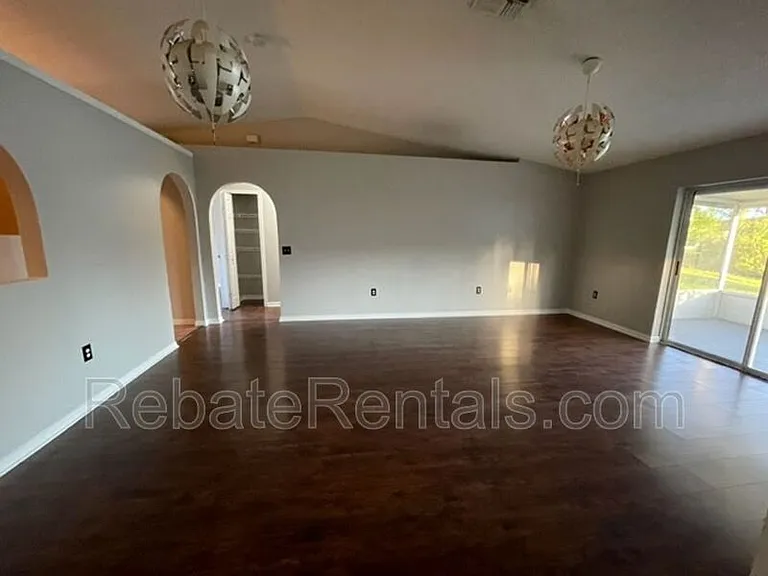 10538 Lantana Lakes Dr N — Photo 8