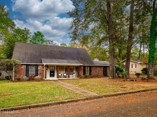 4840 Shadowwood Dr, Jackson, MS 39211