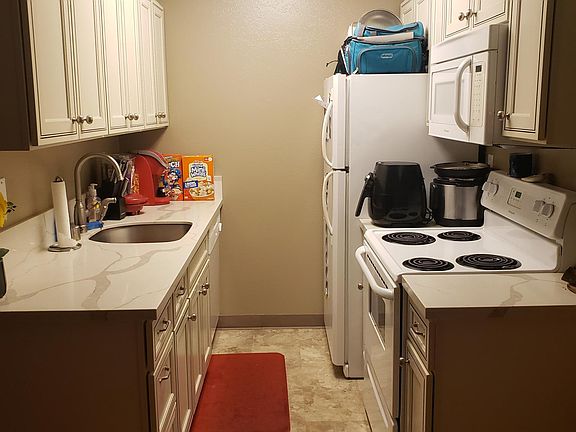 3rd image of 5721 Makati Cir