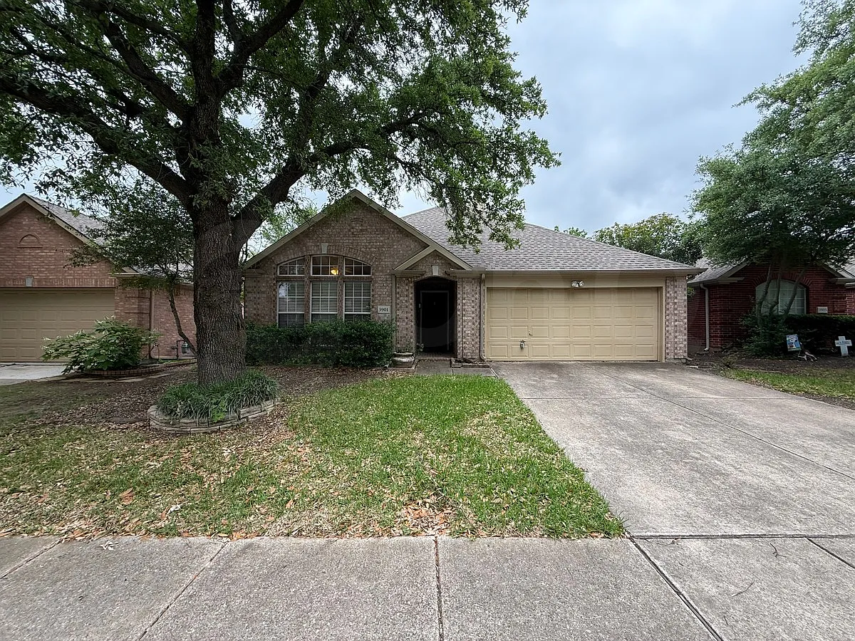 3 bed, 2.0 bath, 1727 sqft, $2,299 — Photo 1