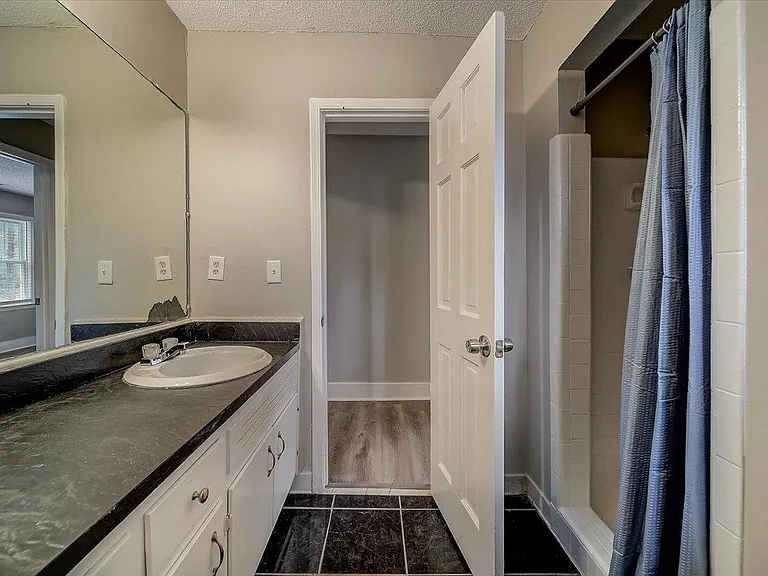 4610 Jones Rd — Photo 10