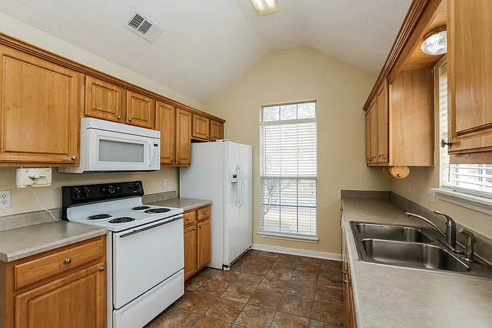 549 Oak Ridge Way — Photo 5