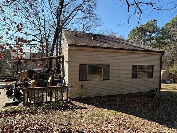 4th image of 140 Carpenter Ct
