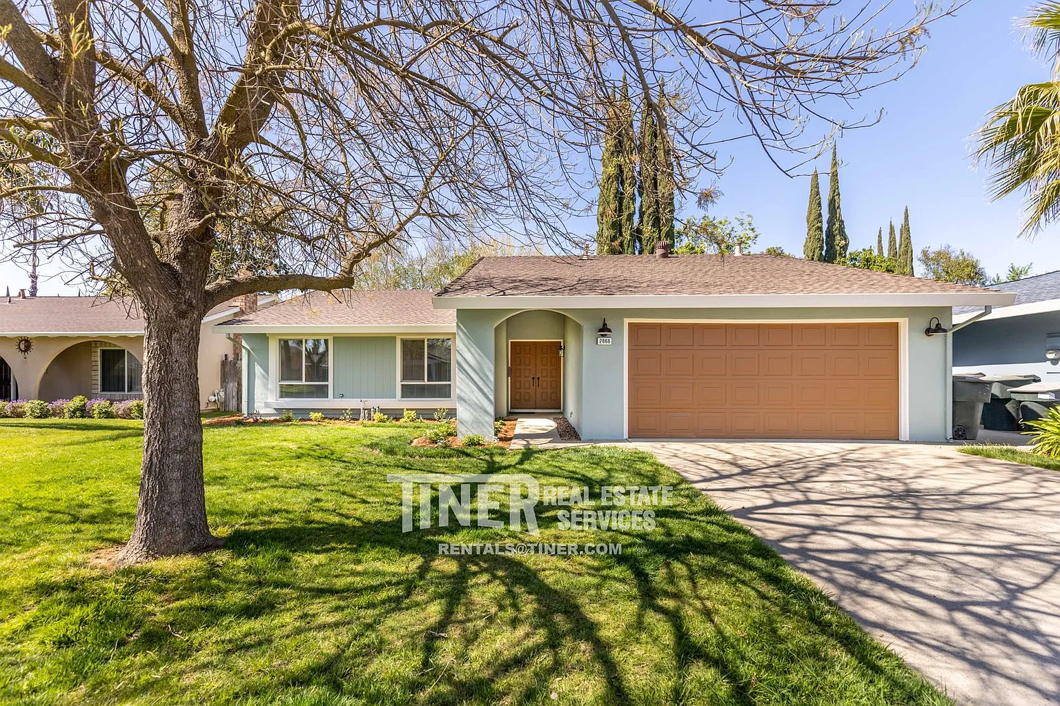 2868 Londonderry Dr photo 1