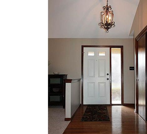 3rd image of 1090 Melinda Dr