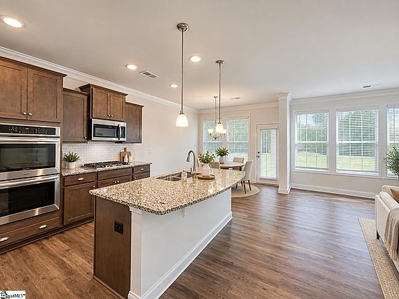 5th image of 205 Lambert Ct